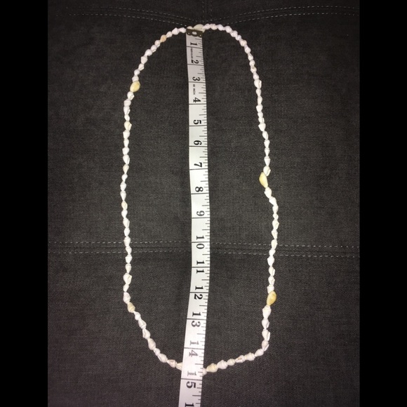 Hawaiian Shell Necklace (NEW WITHOUT TAGS) - Picture 3 of 4
